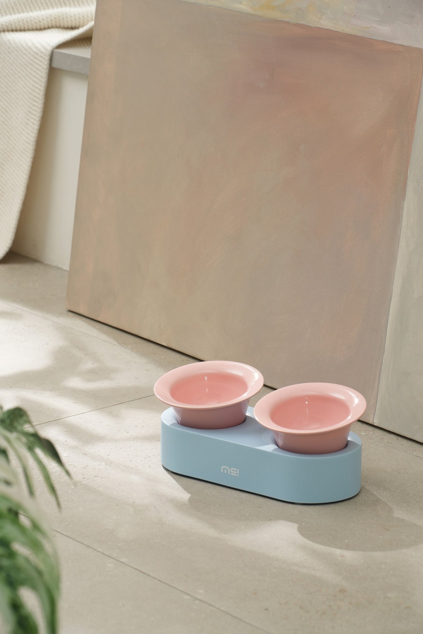 Keramische katten voer- en drinkbak - verhoogd ontwerp - lichtblauw en roze